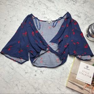 bleuh ciel Flowy Short Sleeve Floral Navy Crop Top